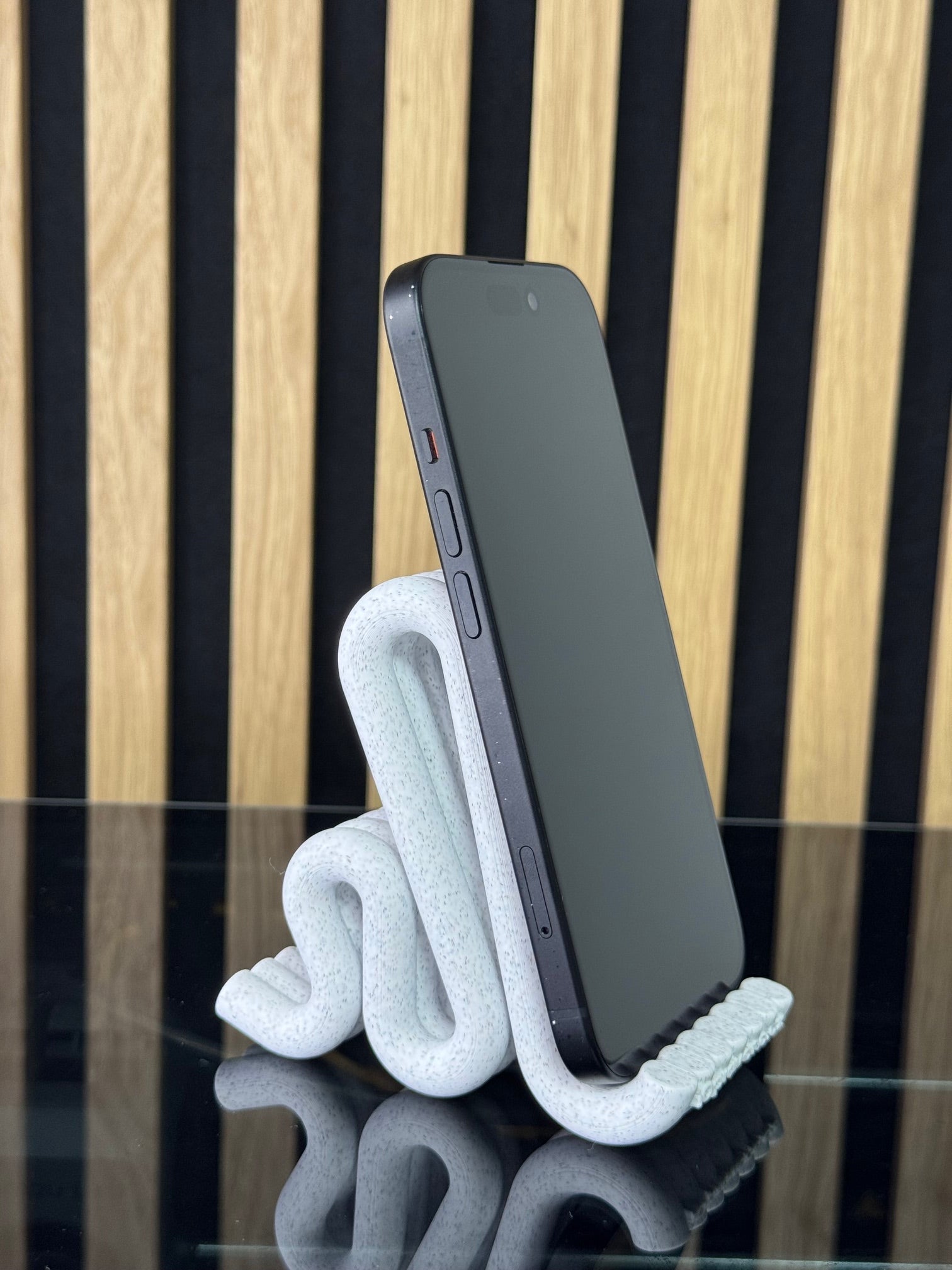 iPhone 15 128GB Velmi pěkný stav, konkrétní kus 3576, fotka 5 z 10
