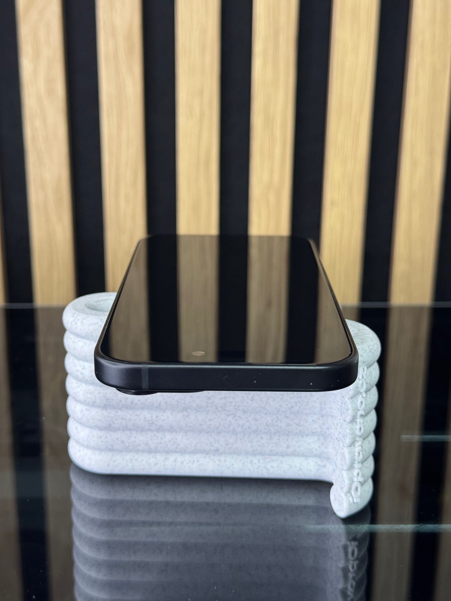 iPhone 15 128GB Velmi pěkný stav, konkrétní kus 3576, fotka 9 z 10