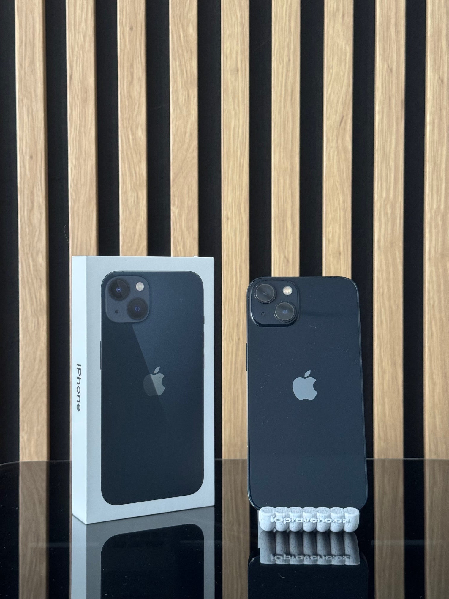 iPhone 13 128GB Temně inkoustová Velmi pěkný stav, konkrétní kus 8392, fotka 1 z 10