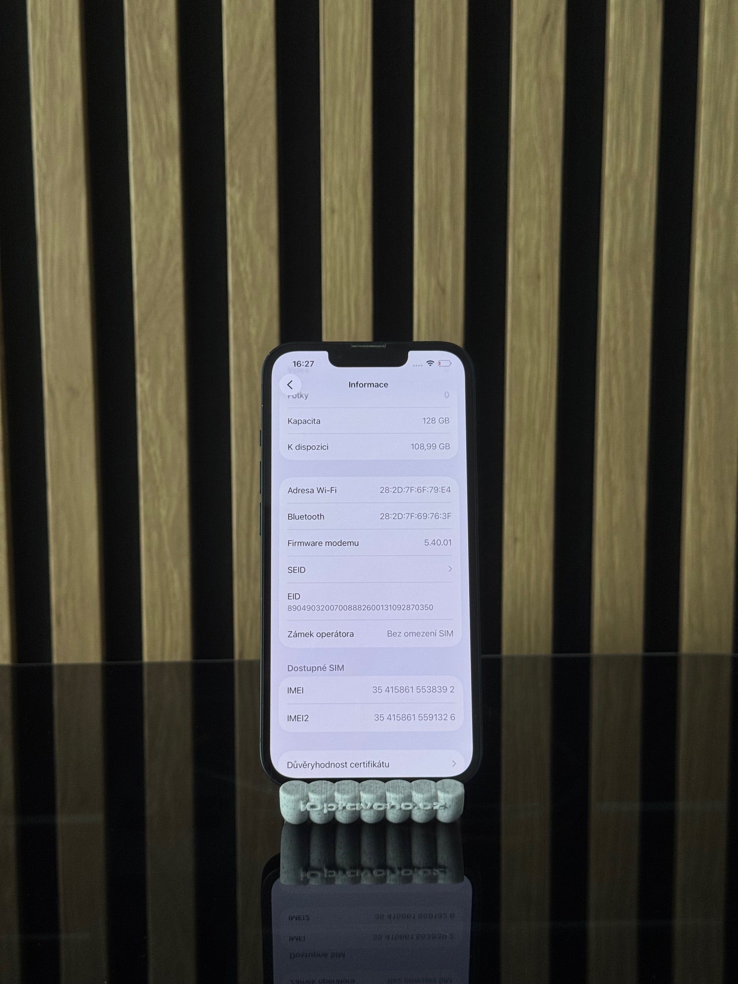 iPhone 13 128GB Temně inkoustová Velmi pěkný stav, konkrétní kus 8392, fotka 10 z 10